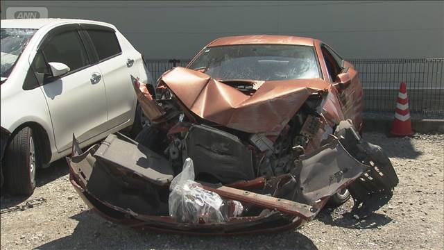 エアバックもない馬鹿そうな車で馬鹿が重傷。パトカーから逃げて学校の塀に激突の馬鹿。三重の車カス