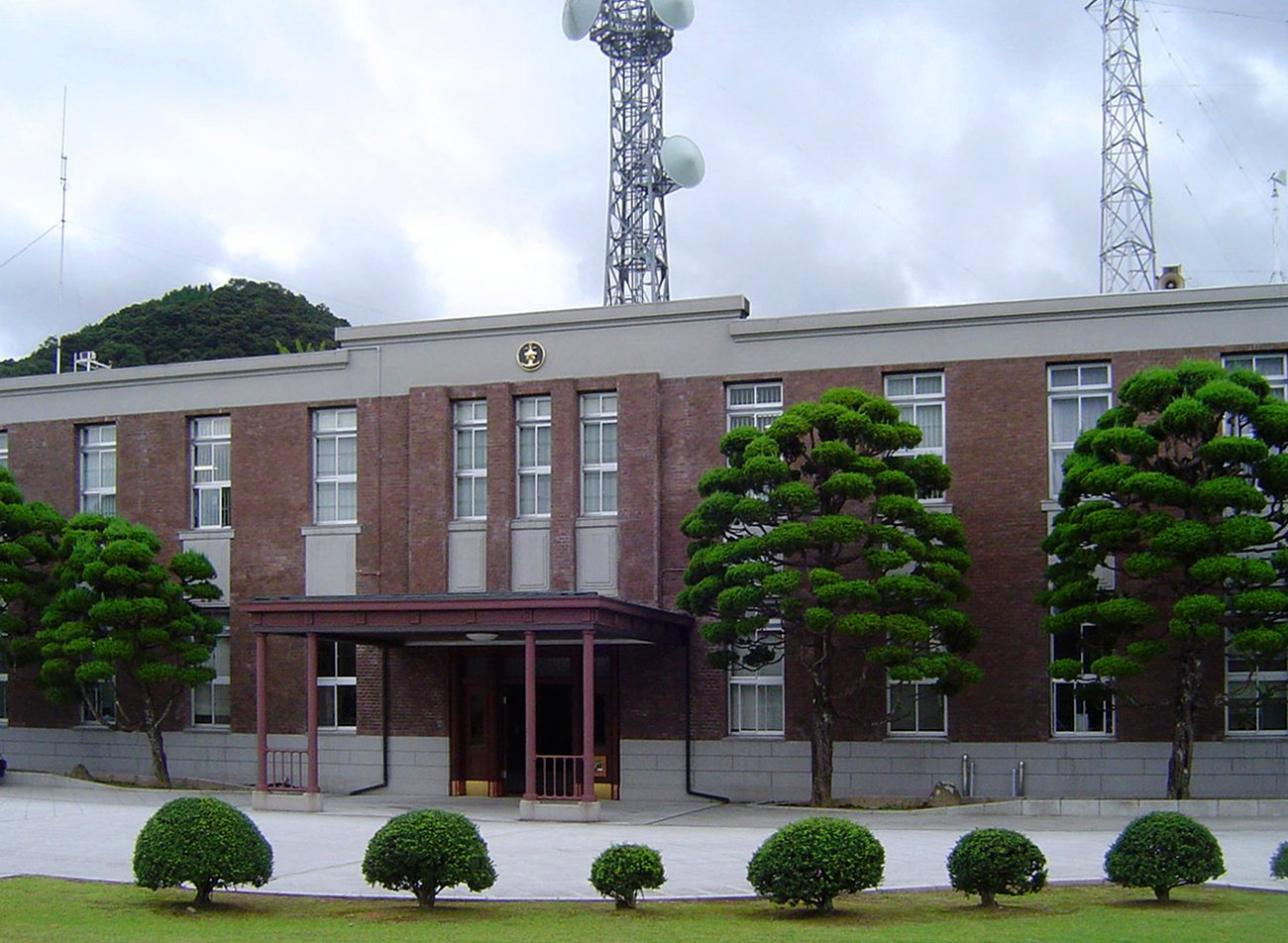 海上自衛隊で50代尉官「返答が横柄だと感じ、腹を立てた」部下を暴行　尻を2回キック、頭1回殴打