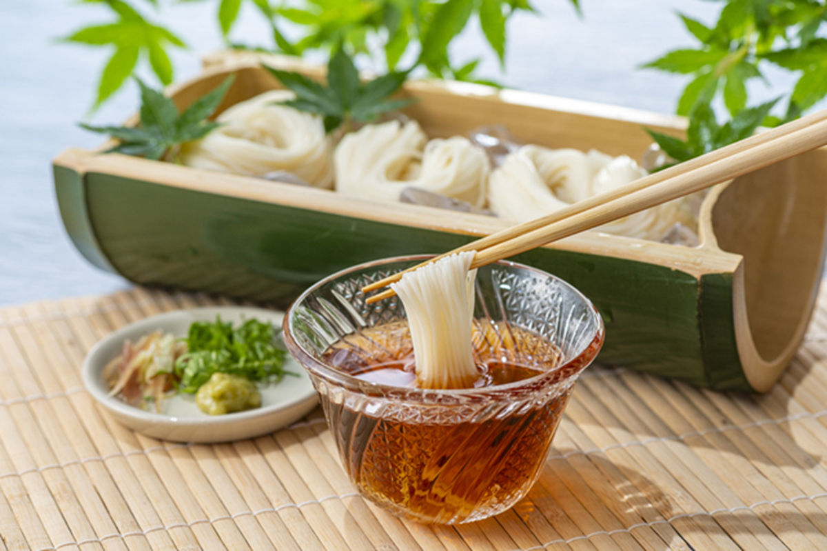 そうめんを茹でて食った。ごま油を麺つゆに入れると格段に美味しいね