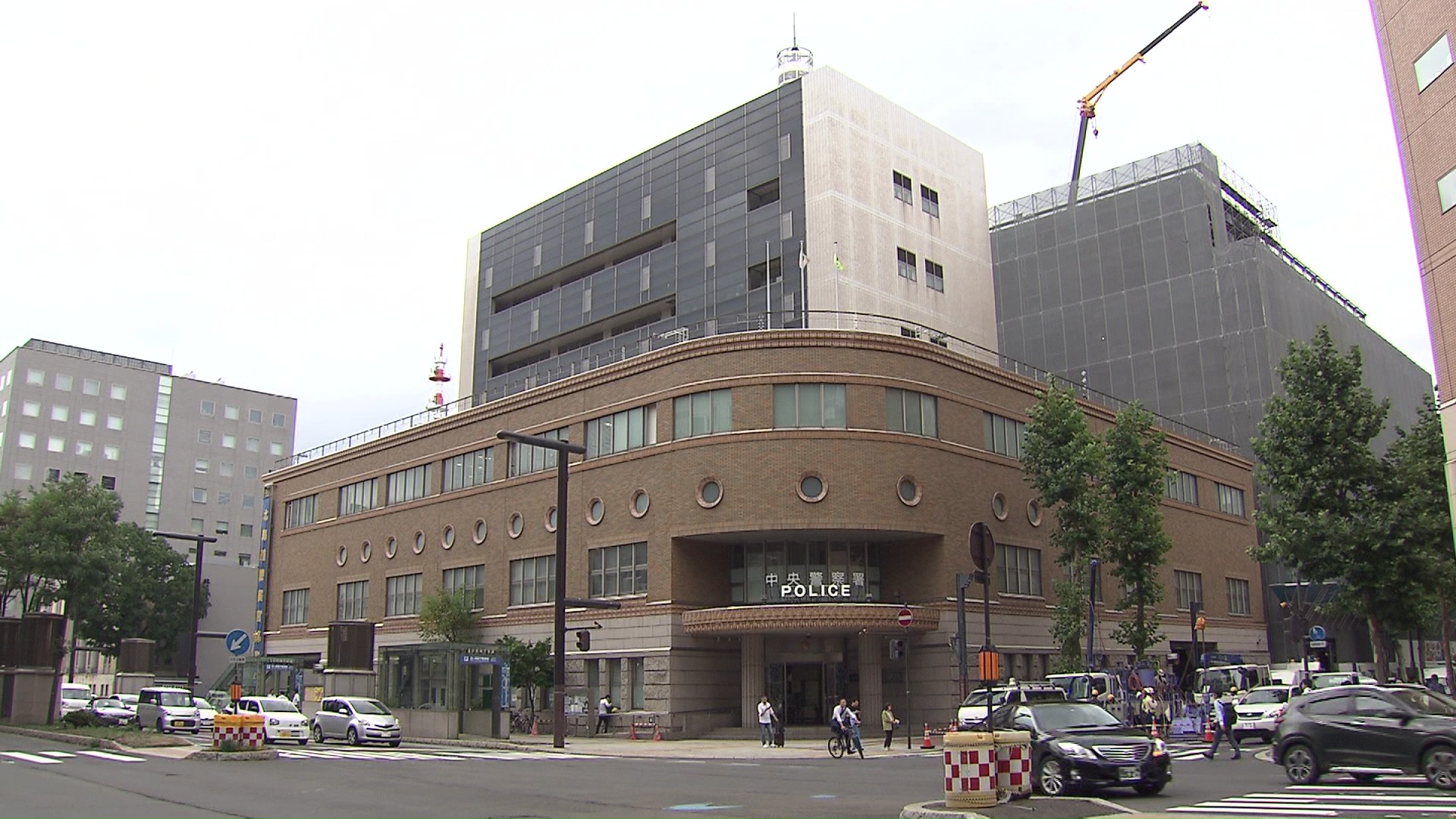 「せめて靴のシリアルナンバーの写真撮らせて」35歳男逮捕。 札幌