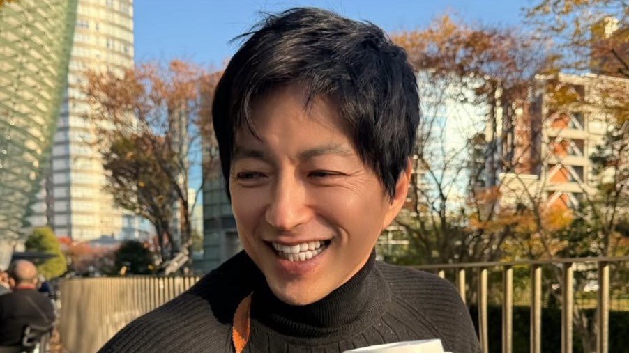 【画像】童顔で代表的な女子アナ「岩田絵里奈」さんが始球式で登場