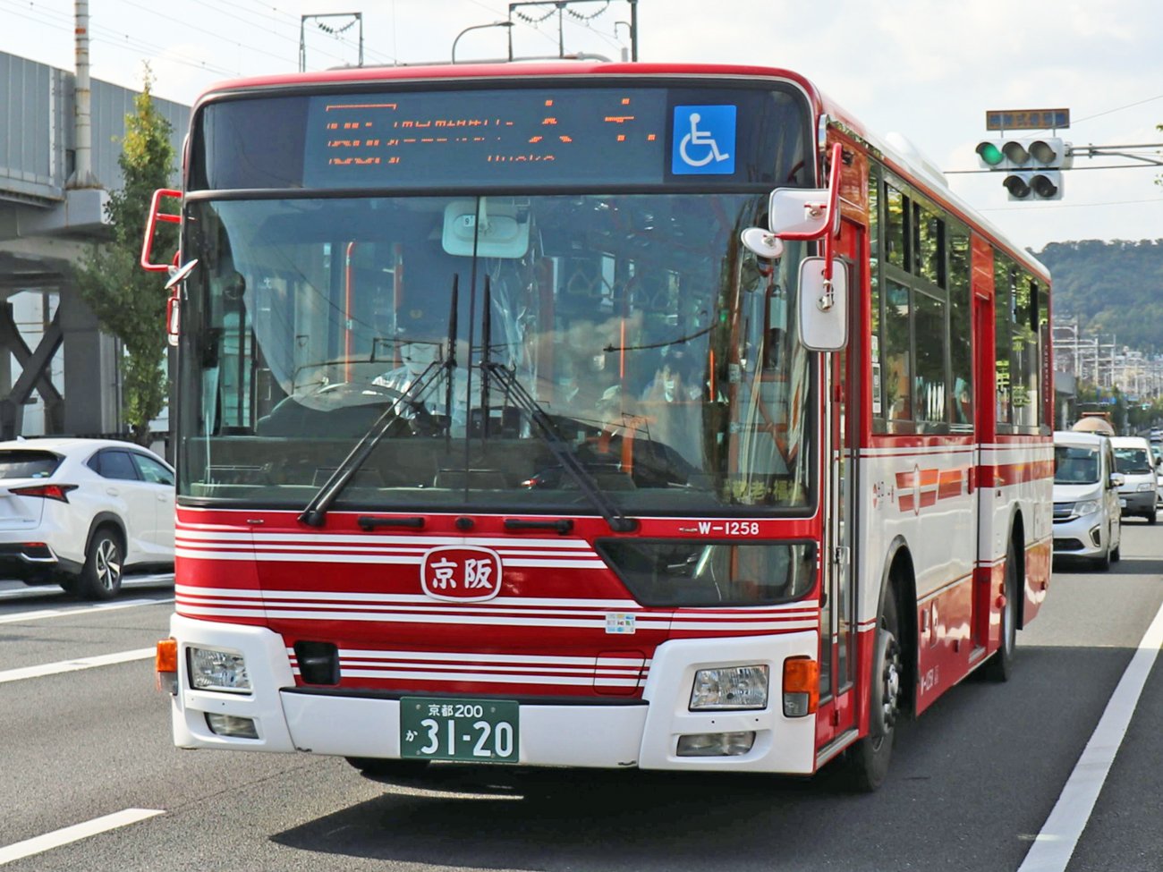 路線バスが定刻より「14秒」早く発車、近畿運輸局が処分　過去にも複数回「違反」