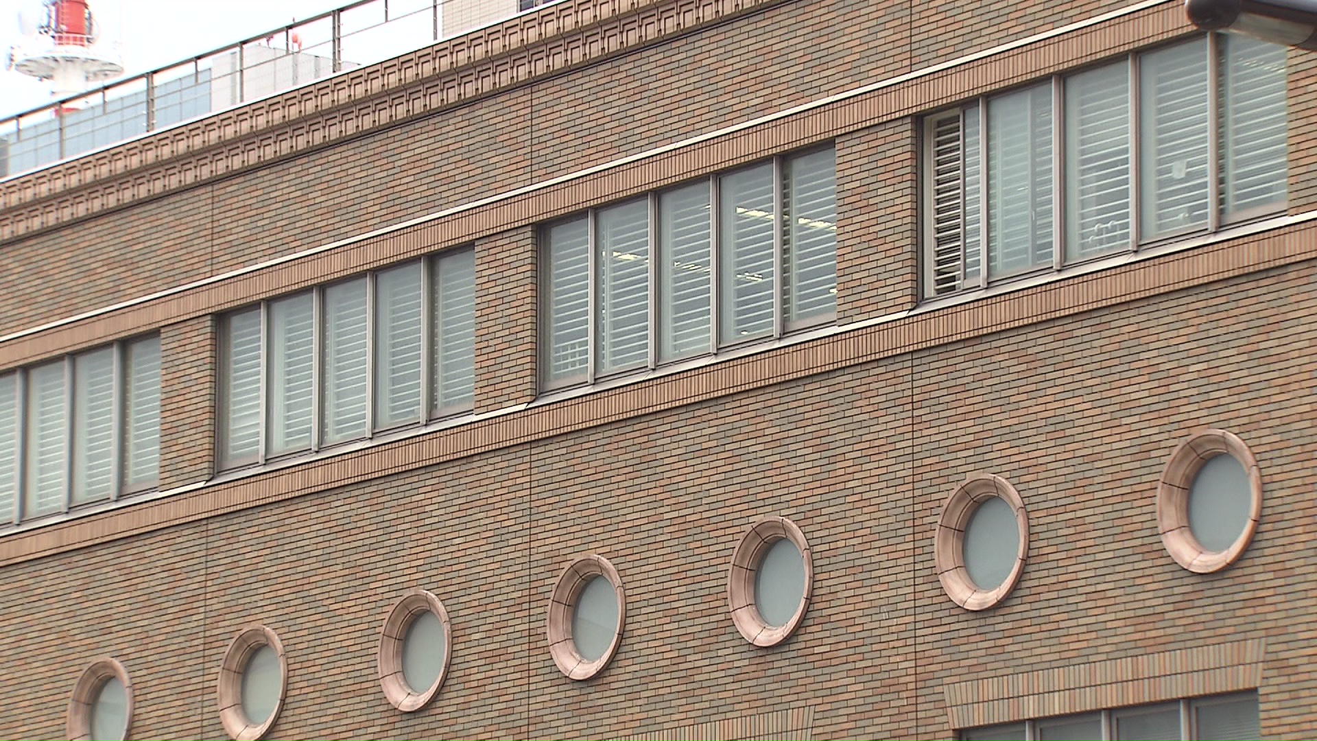 書店で磁石１個を万引きした49歳のパート従業員の女逮捕
