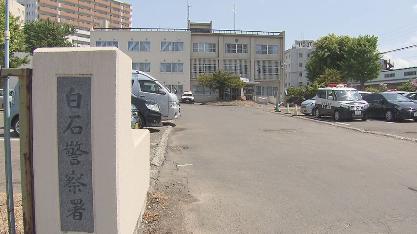 おっさん「トイレ貸して」「おしっこが出ないから手伝って」おるすばんの女児「ふえぇ」