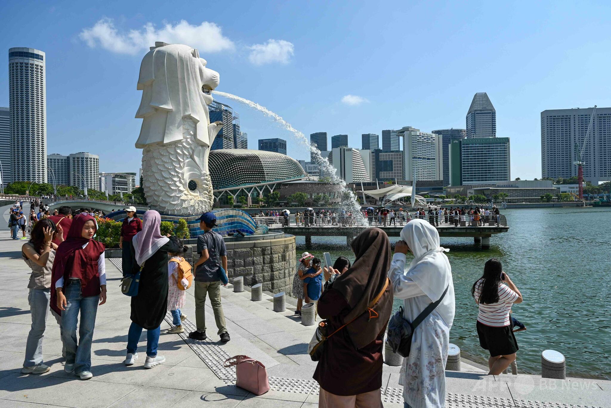 なめたストローを自動販売機に戻す…仏の若者、迷惑行為で起訴