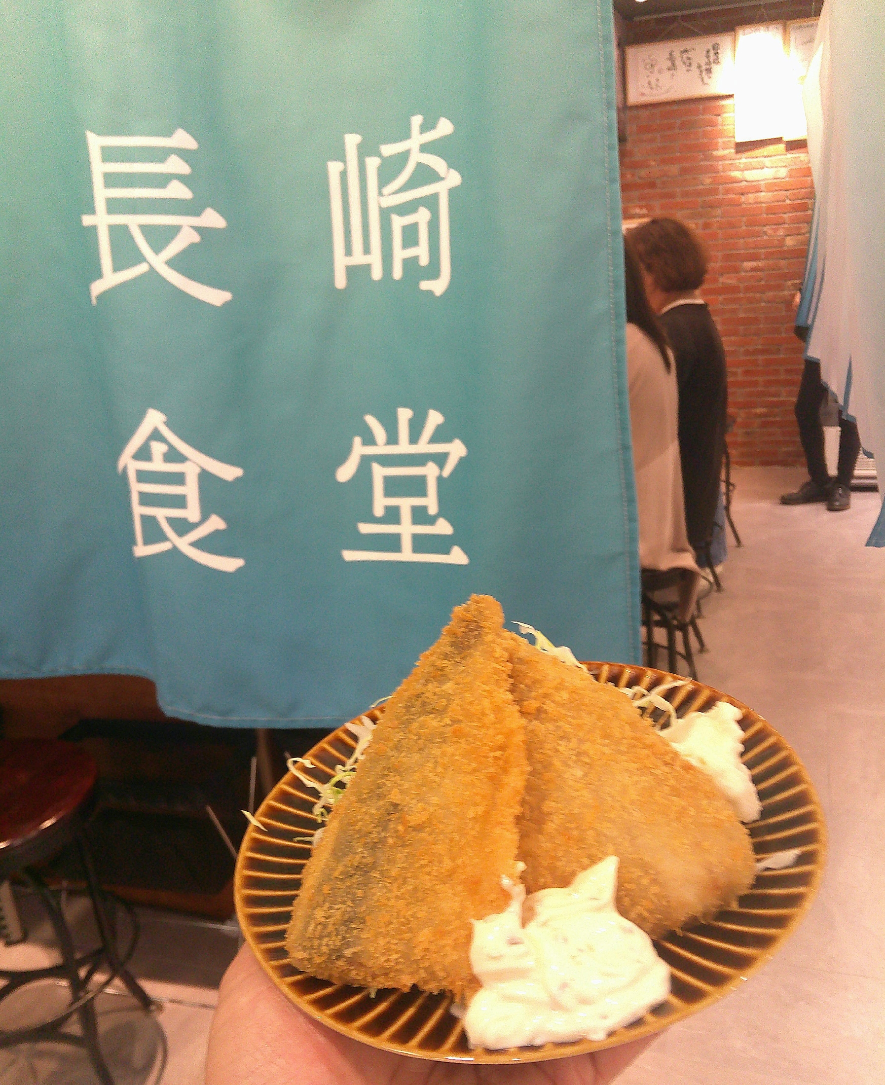 惣菜でアジフライを買ってくると必ずソースアジフライ丼をやってしまうな