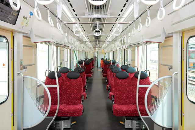 近鉄、混雑時間帯も座れるサービス「すわれ～る」　新型車でゆったり、指定券は300円