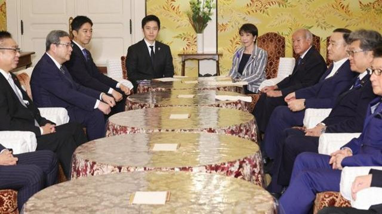 定数削減法案見送りで、野党にイキり散らかしてたネトウヨども怒りのソーメン暴れ食いwww
