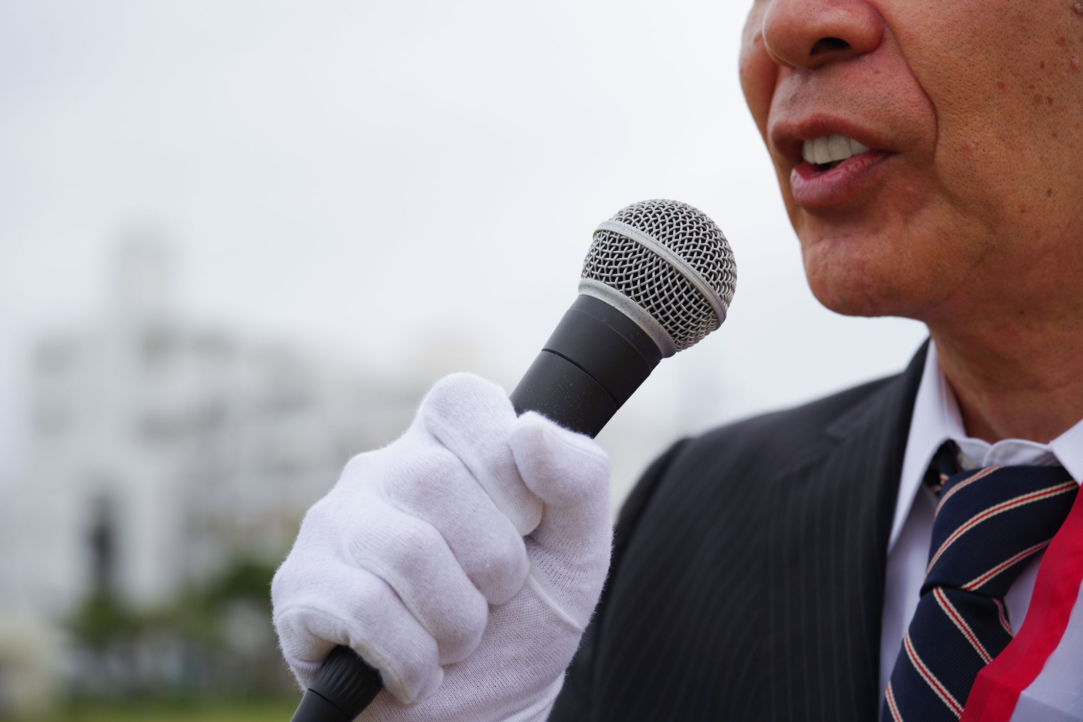 国民にウケる政治をするってダメな政治家そのままではないか