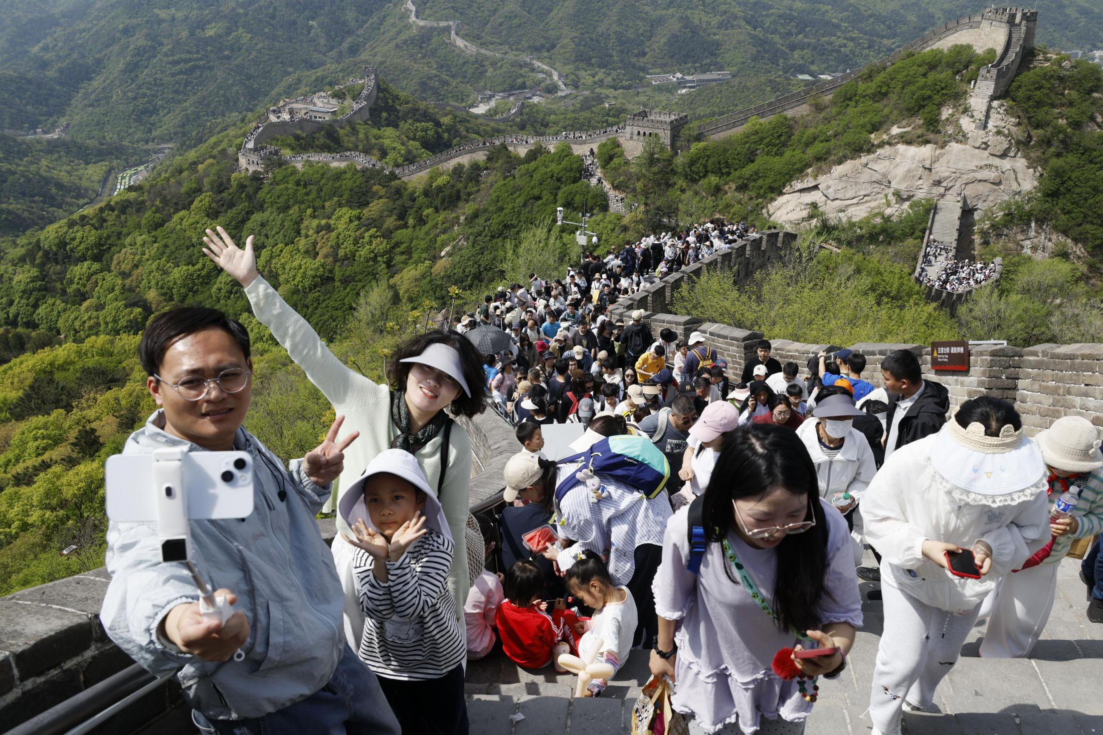【悲報】中国、大型連休始まる。日本はトップ10圏外で不人気旅行先に