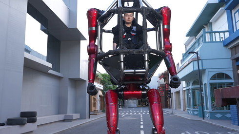 中国企業、人用2足歩行ロボットを開発　1億200万円で販売