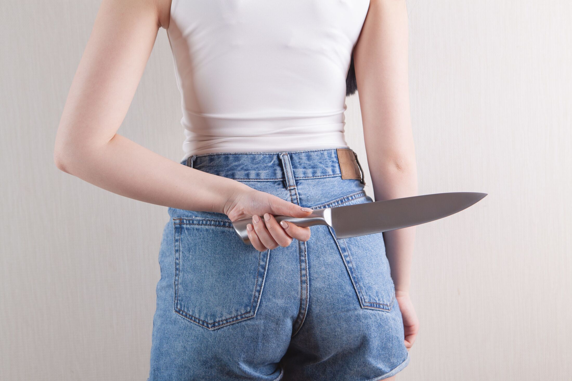 なんでこんなになるまで親の言いなりなんだ？親を捨てて自活したらいいのではないのか？