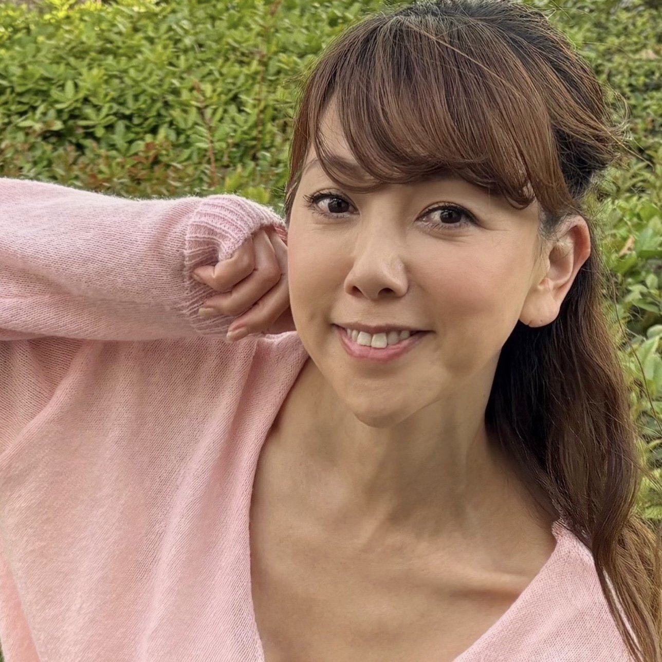 本物の巨乳は肩幅が広い