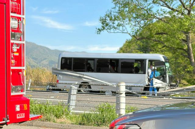 【ネトウヨ出番】新潟県の高校のバスが事故！高校生1人死亡！😱