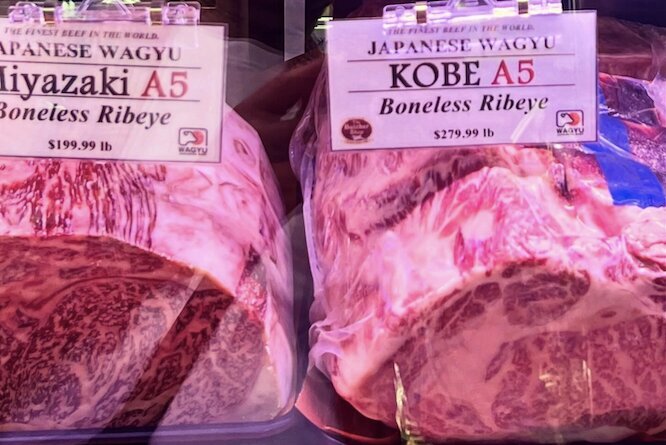アメリカ人って硬い焼いた肉をひたすら噛むのが好きなんだろ？