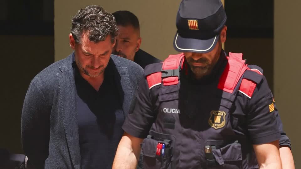 「MANGO」創業者、家族とハイキング中に転落死。息子逮捕