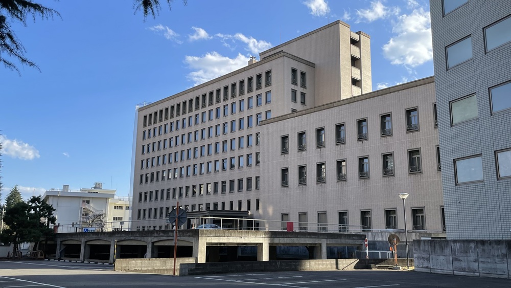 黒バイ改造「格好よかった」　自称クリエーター被告　仙台地裁で初公判