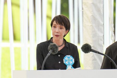 沖縄「慰霊の日」追悼式　活動家ら、今年も我慢できず首相にヤジを飛ばし取り押さえられる