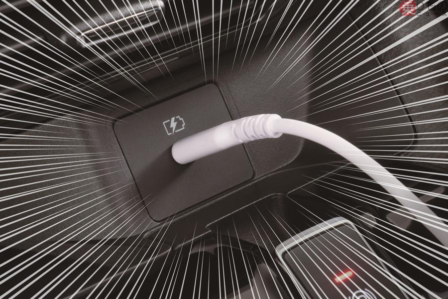 「USB挿しっぱ」でクルマが“故障”する？ 三菱公式の投稿にSNS騒然