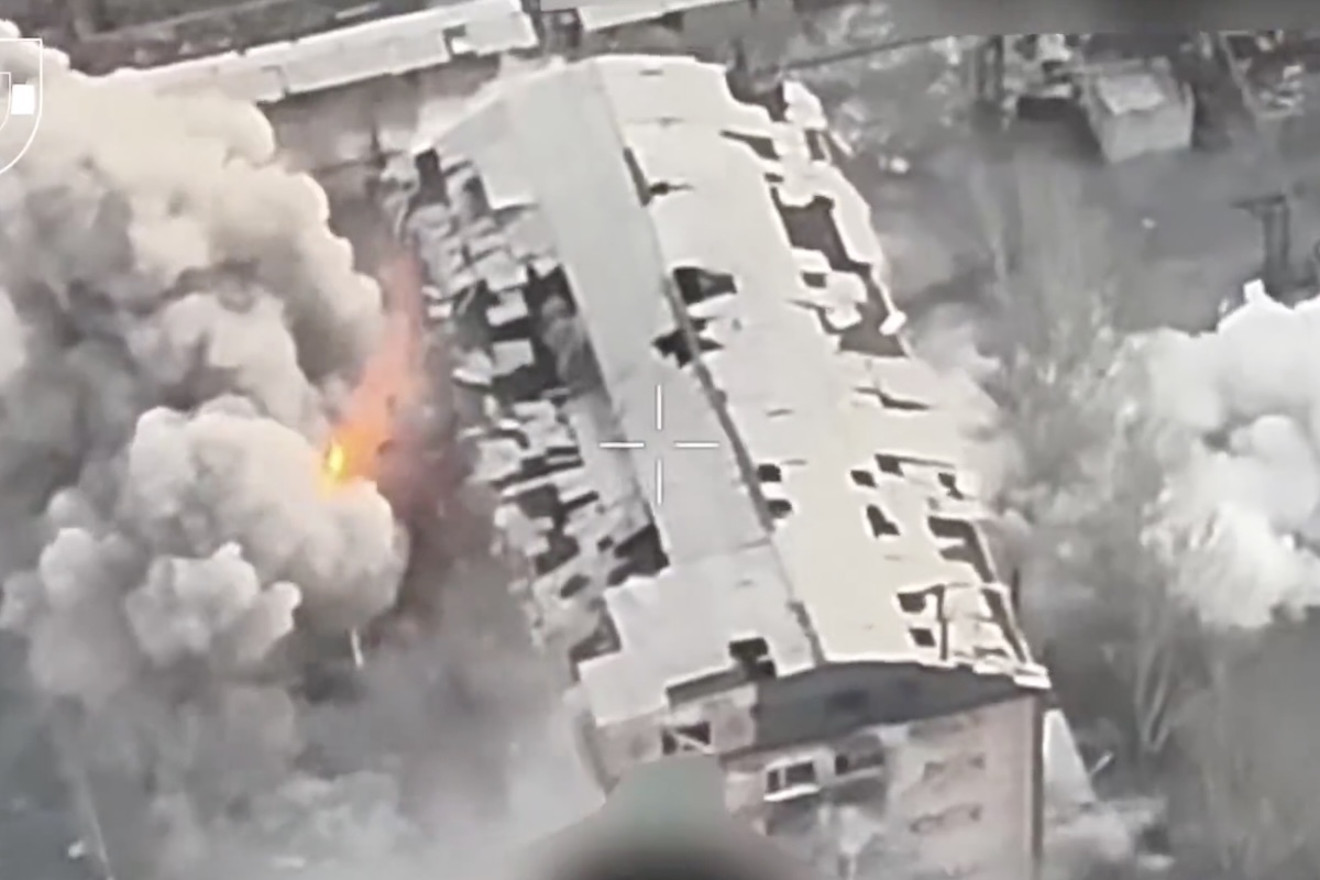 日曜朝だしロシア兵が無残に吹き飛ぶ動画でも貼って爽やかな気分になろうぜ
