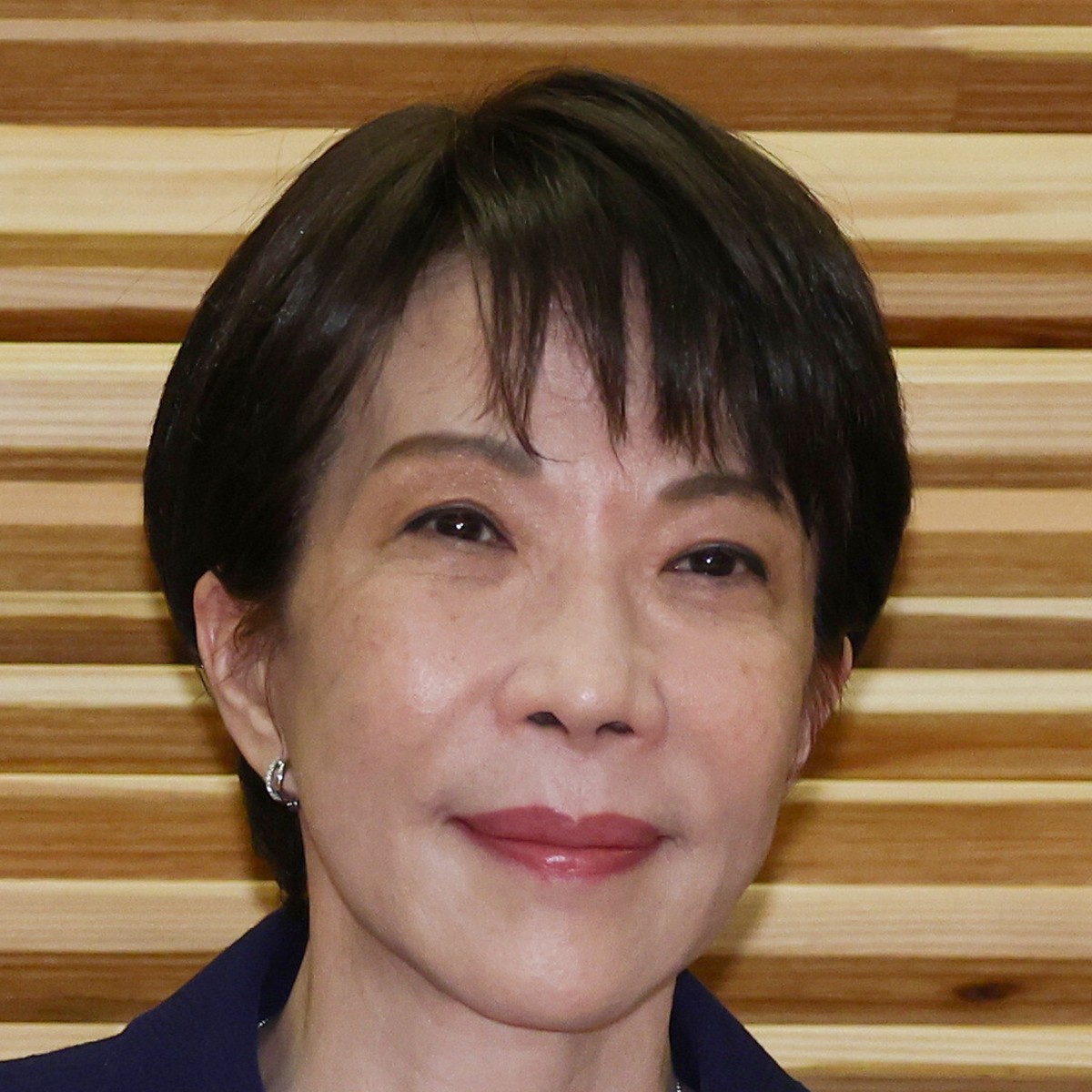 高市早苗「私ね、軍事問題の権威だってウソ書いたの」⇦こんな人間wwwwwwwwwwww