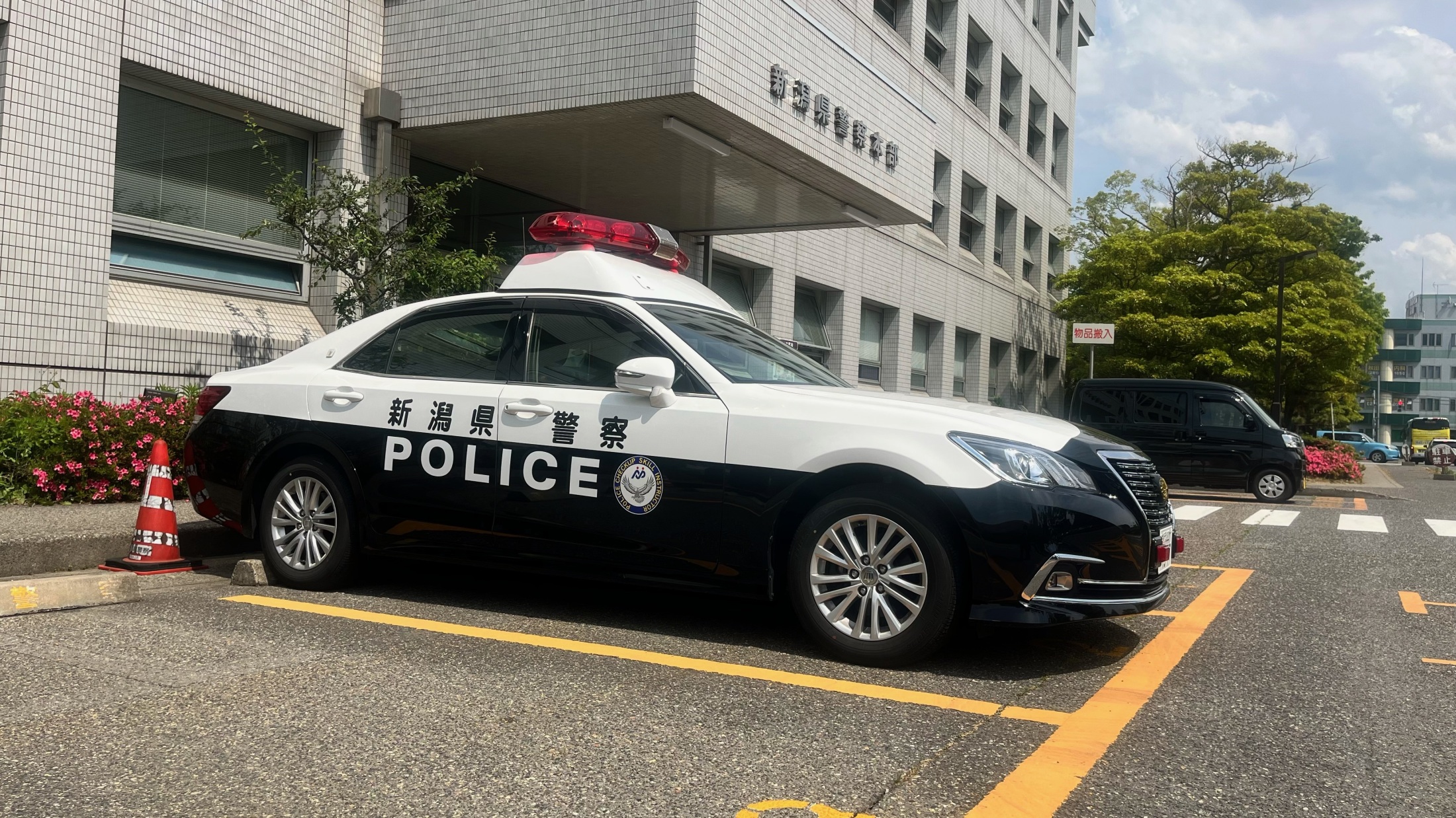 知人の50代男性の首をスマートフォンで複数回突く暴行　傷害の疑いで自営業の男(57)を逮捕