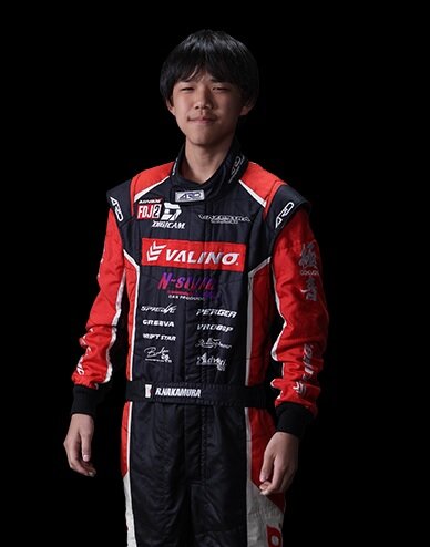 モータースポーツ、中学生や女子高校生が往年のプロ選手たちを無双、おじさんたち失業の危機😨