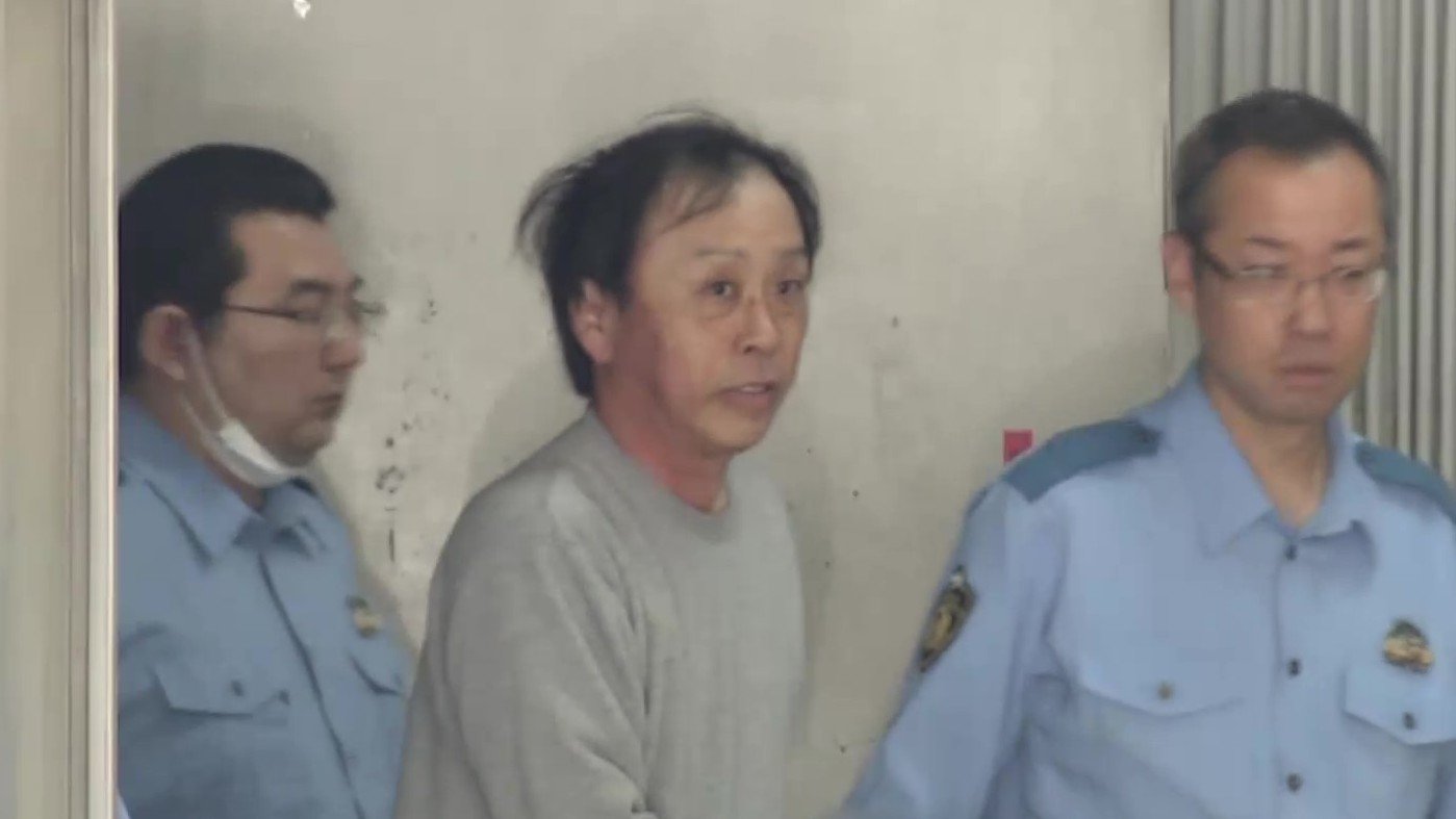 帰宅中の女性殴られ道路に顔面を打ち付け歯折れる　現金2千円入りトートバッグ奪った高橋哲也(47)逮捕