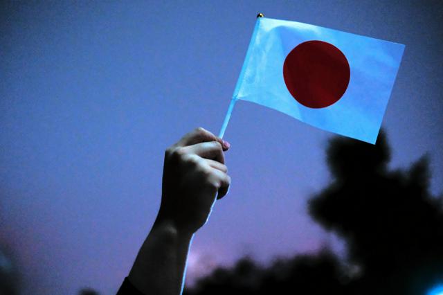 「国旗損壊罪は違憲」憲法研究者199人、廃止を求めて声明　←なら国旗破損して逮捕されて裁判すれば