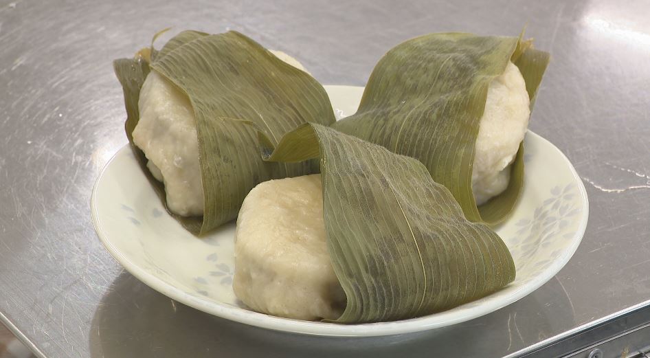 秋田のおやきはアンコだけど長野のおやきは野沢菜が入るんだよな