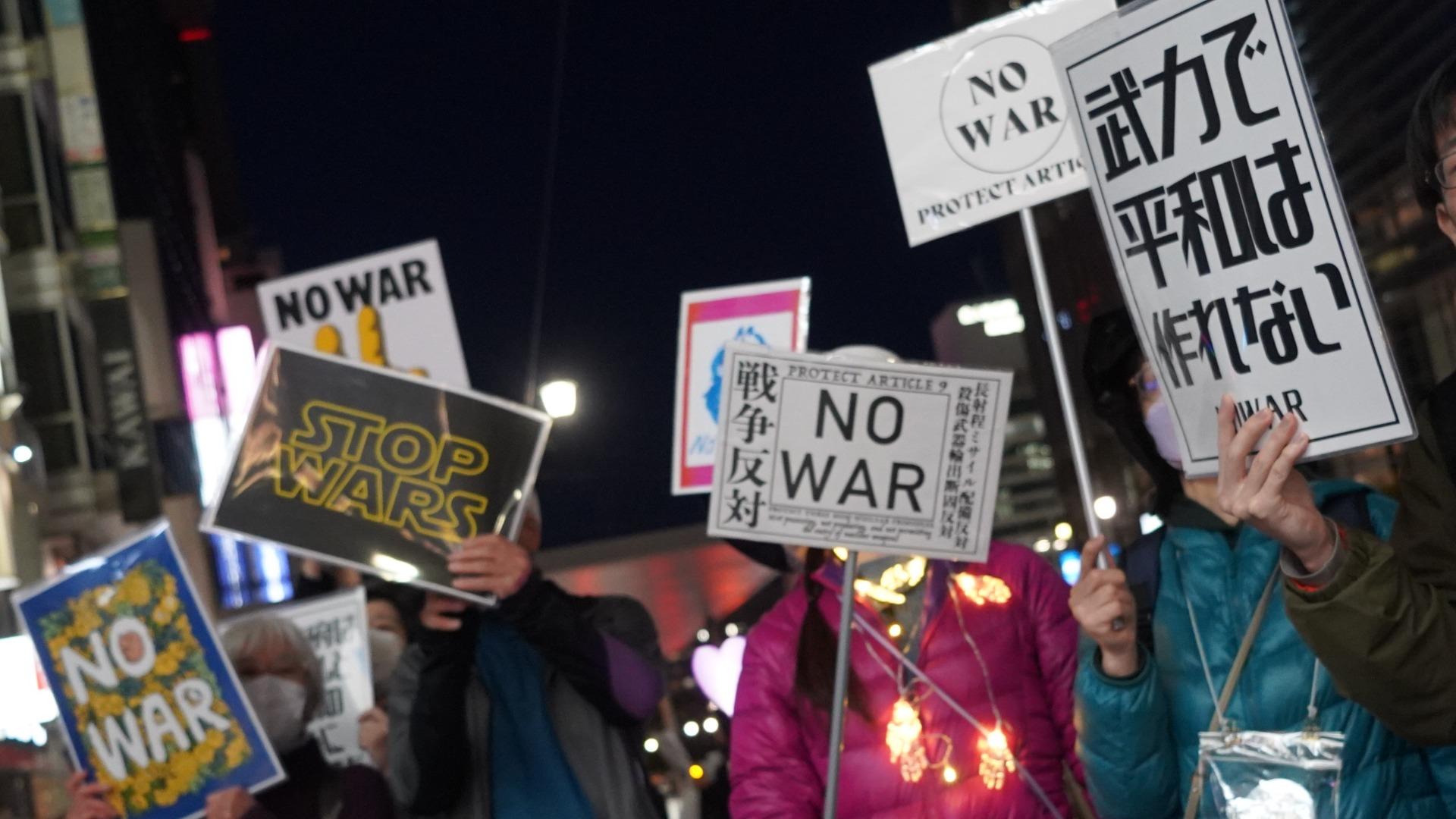 ネトウヨ死亡】スレッズ、パヨクだらけ😂女性『一人で反戦反改憲デモに行く』400いいね♡