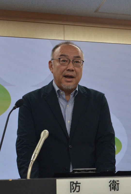 日本、防衛省報道官とかいう普段表に出ない人まで出してきて中国に猛反発。残念だの奇妙だのいい放題