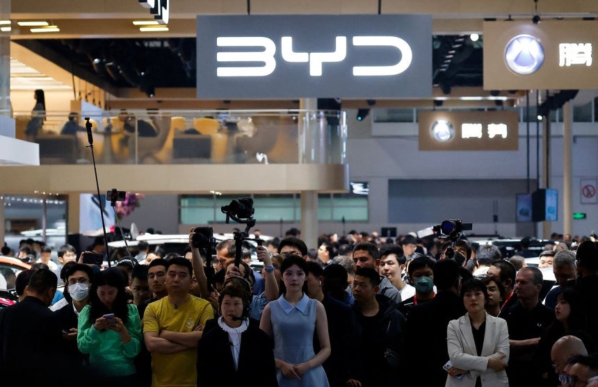 「あり？」かもBYD。車体下部から後輪モーターが丸ごと脱落
