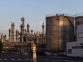 高市「ナフサは代替調達する」エネルギー業界｢無理無理｡脳ミソお花畑か？6月には詰むぞ｣