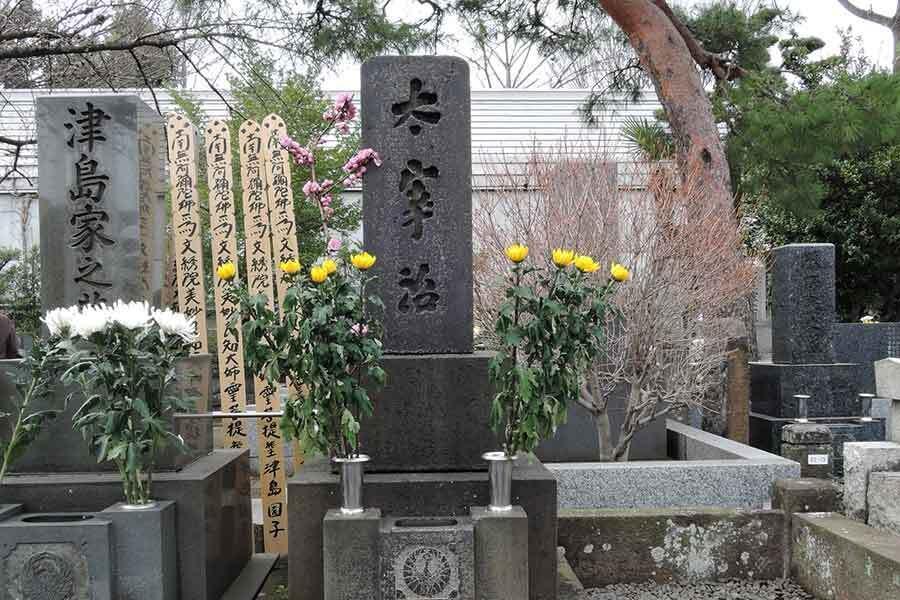 太宰治の墓荒らしって、犯人は三島由紀夫じゃねーの？