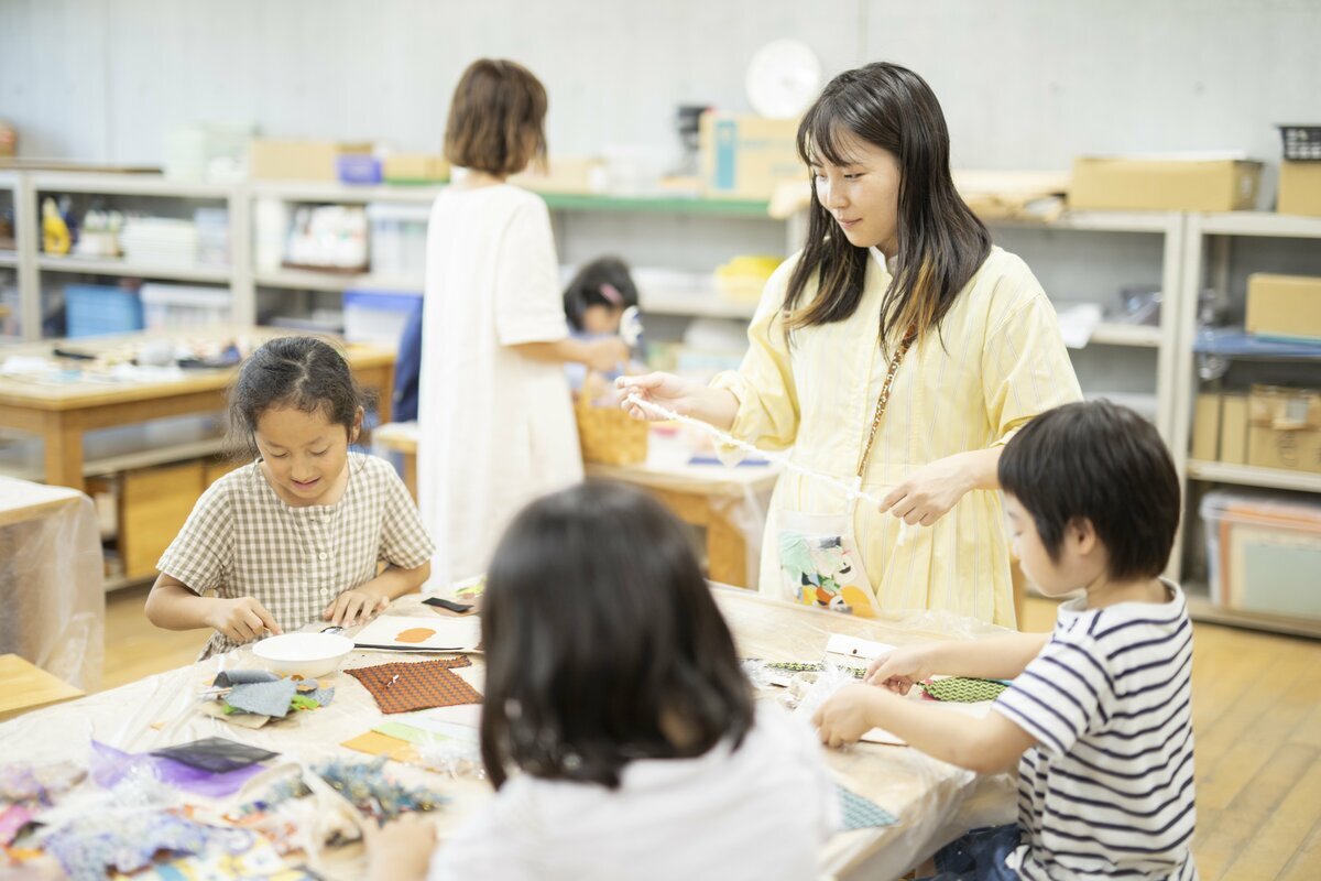 ＿＿学童保育、待機児童が増加、職員は手取り13万円で過酷、待遇改善を要望、共働き家庭の支援が必要