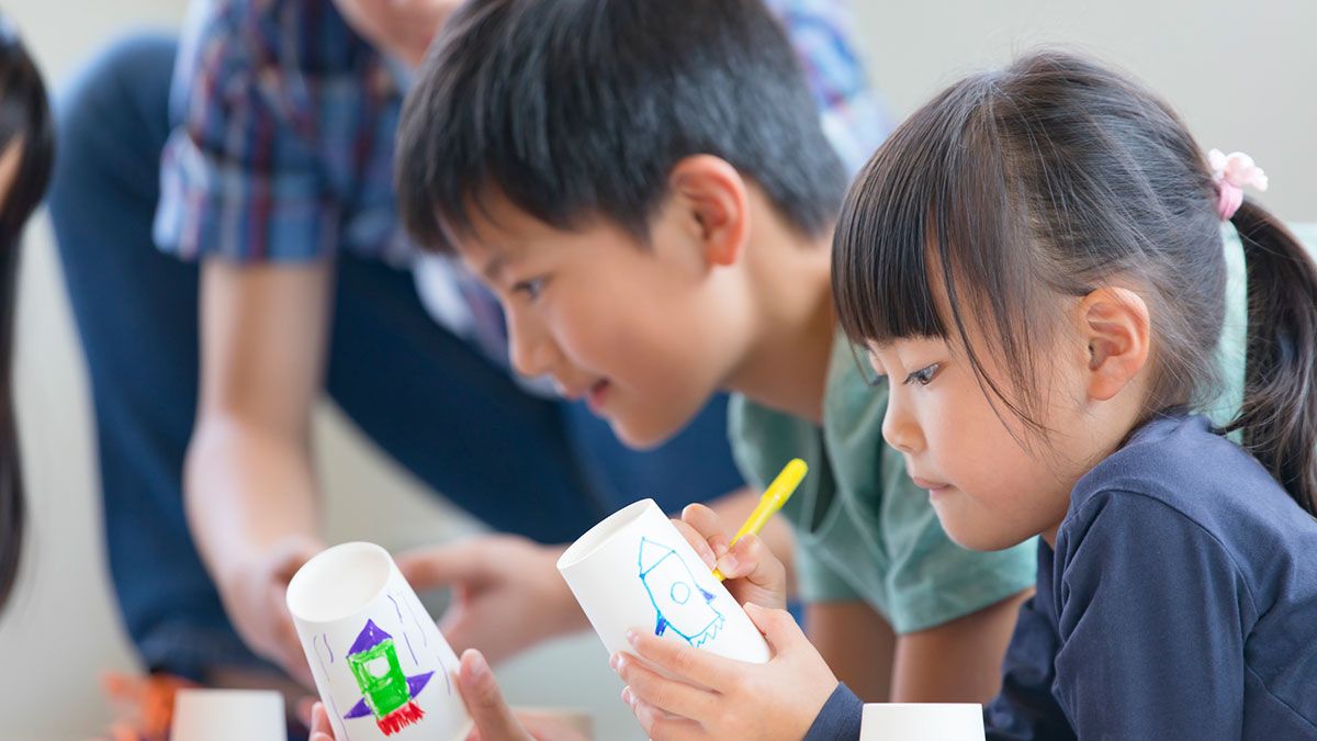 学校が夏休みの子ども無料預かり施設に？文科省の｢開放要請｣に全国の先生が失望