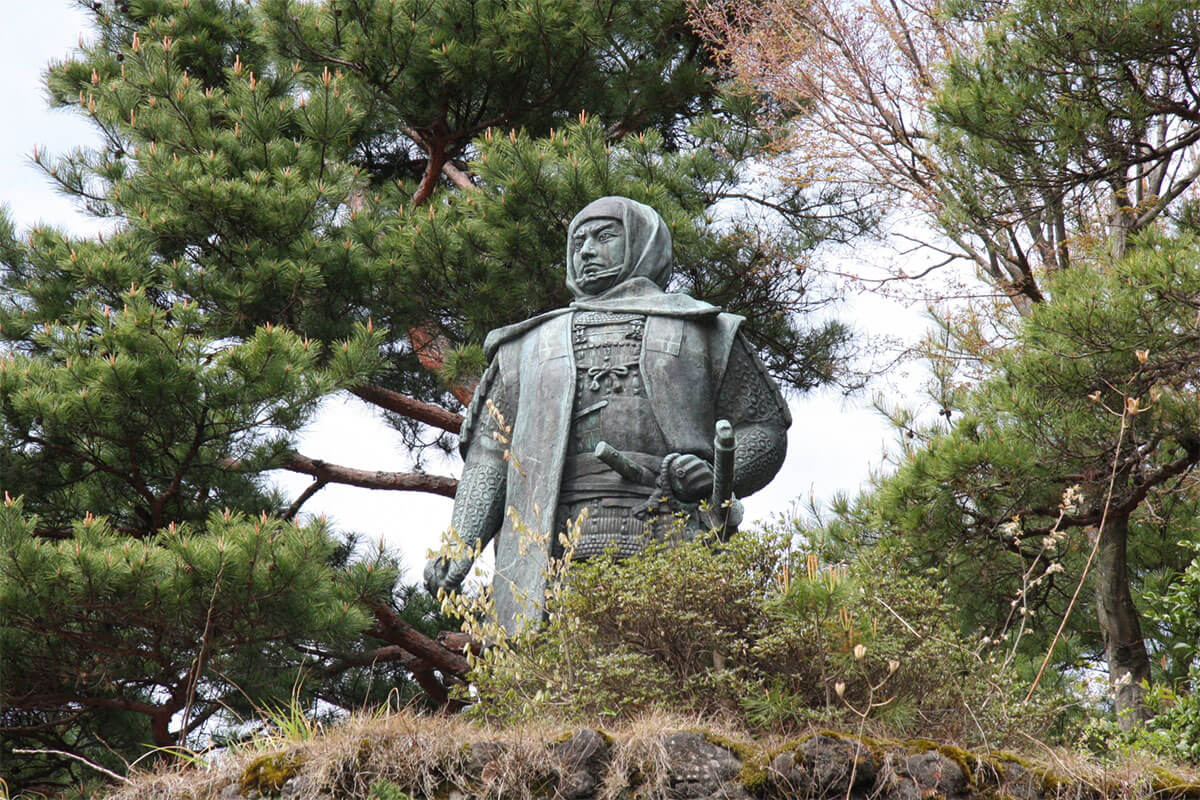 武田信玄と上杉謙信は兵站とか考えてないし、時期が来たら帰るだろ