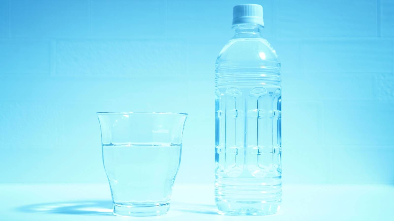 スポーツドリンク500mlに角砂糖5～7個分の糖質。夏の水分補給の正しい使い分け