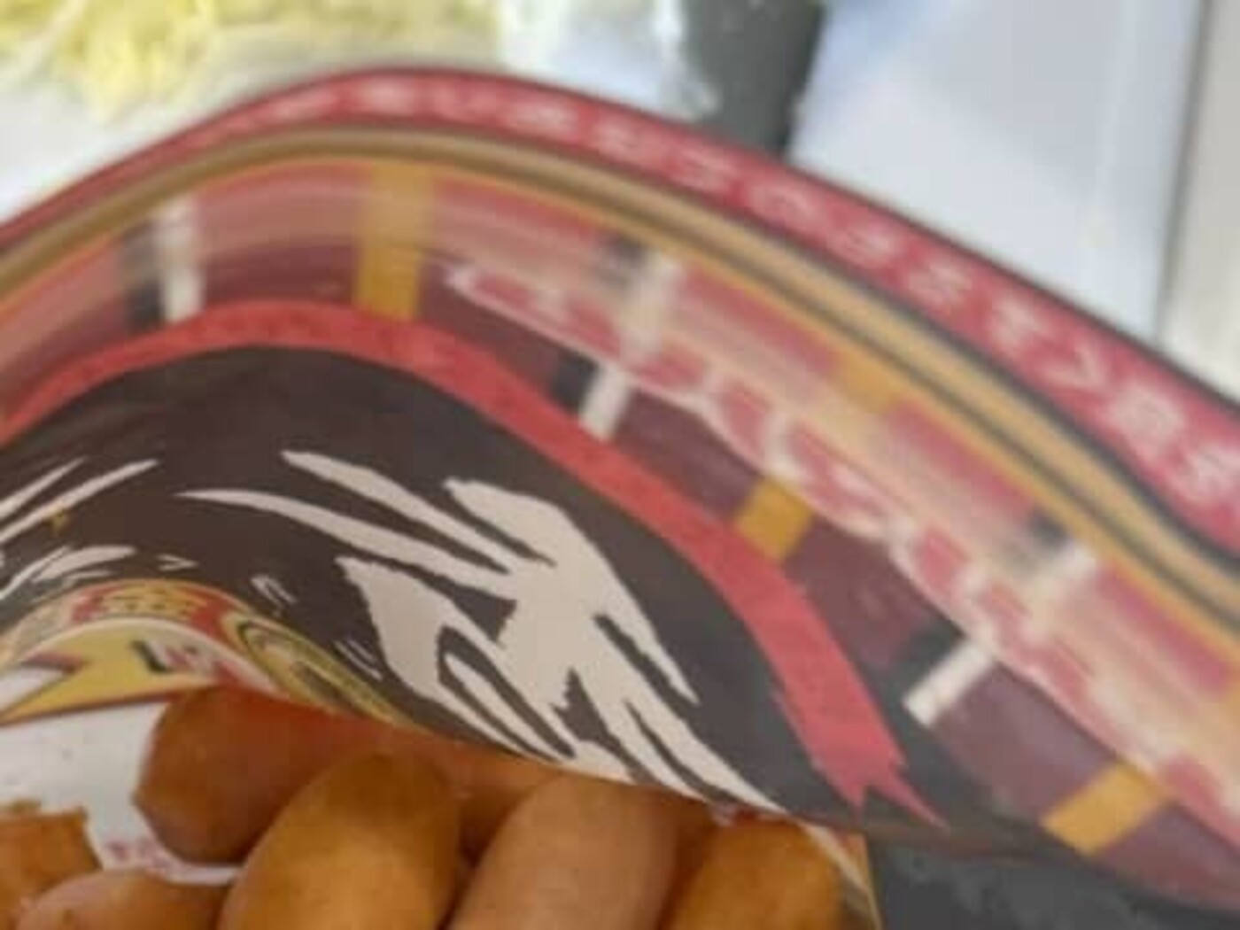 温めたソーセージに醤油とマヨネーズ混ぜた物を付けて食うと旨いの初めて知った