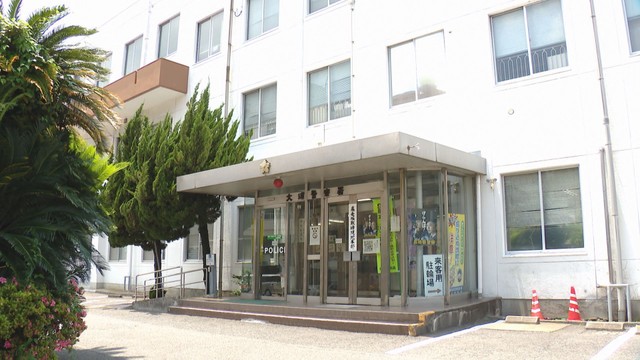 スタンドで従業員を殴ったJoJoを逮捕