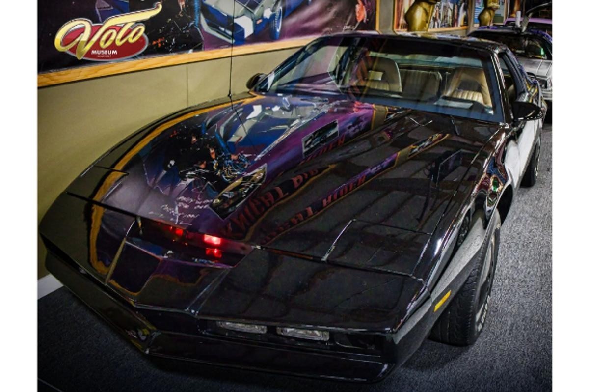 『ナイトライダー』の怪。博物館で動かない車「ナイト2000」宛に違反切符が届く
