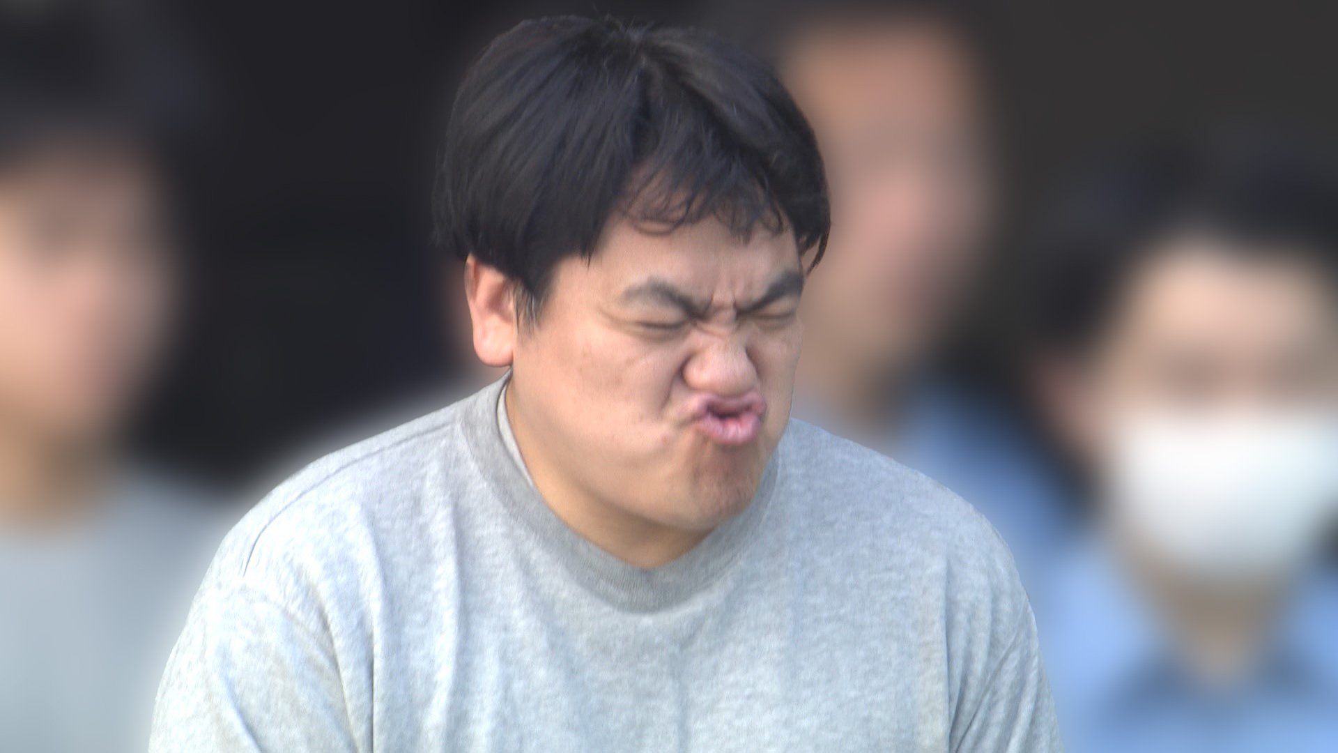 「間接フェラ！」女児の水筒の飲み口に勃起した陰茎を押し付けた知瘴顔の小学教師逮捕。