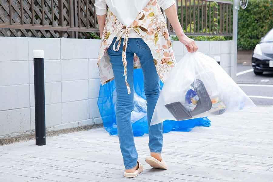 「ゴミ箱に捨てる」「ゴミの日に収集BOXに出す」←これ律儀なの日本人だけらしいな