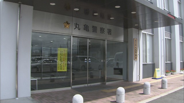 駐車中の車から現金500円とかばん1個を盗んだ無職の男(30)逮捕