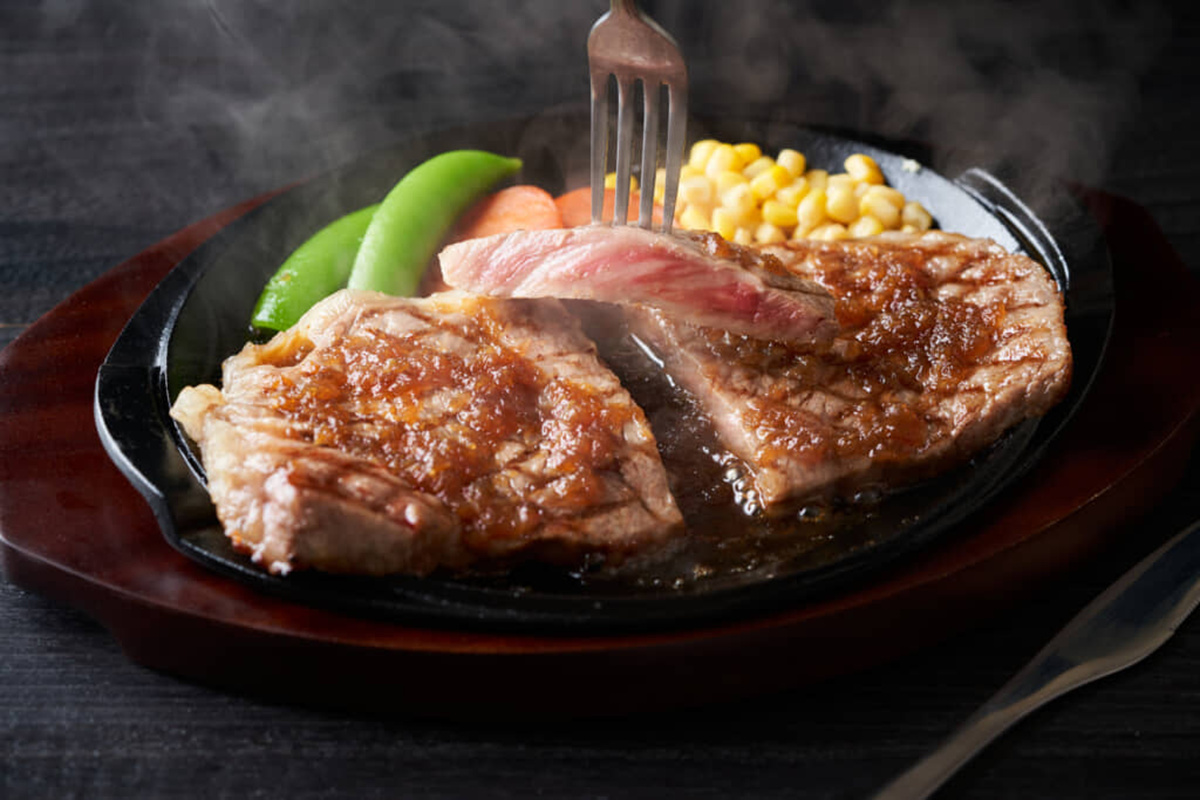 最高に美味しいステーキチェーン　2位ロイヤルホスト　1位は？