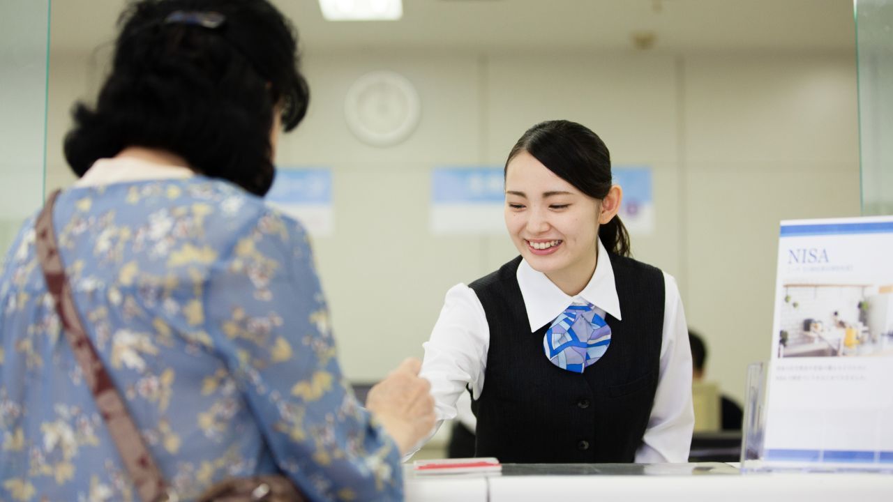 父親の葬儀なんて父親の財産で出来ない。葬儀は全部自分の持ち出し。欲しいなら財産分与で貰う
