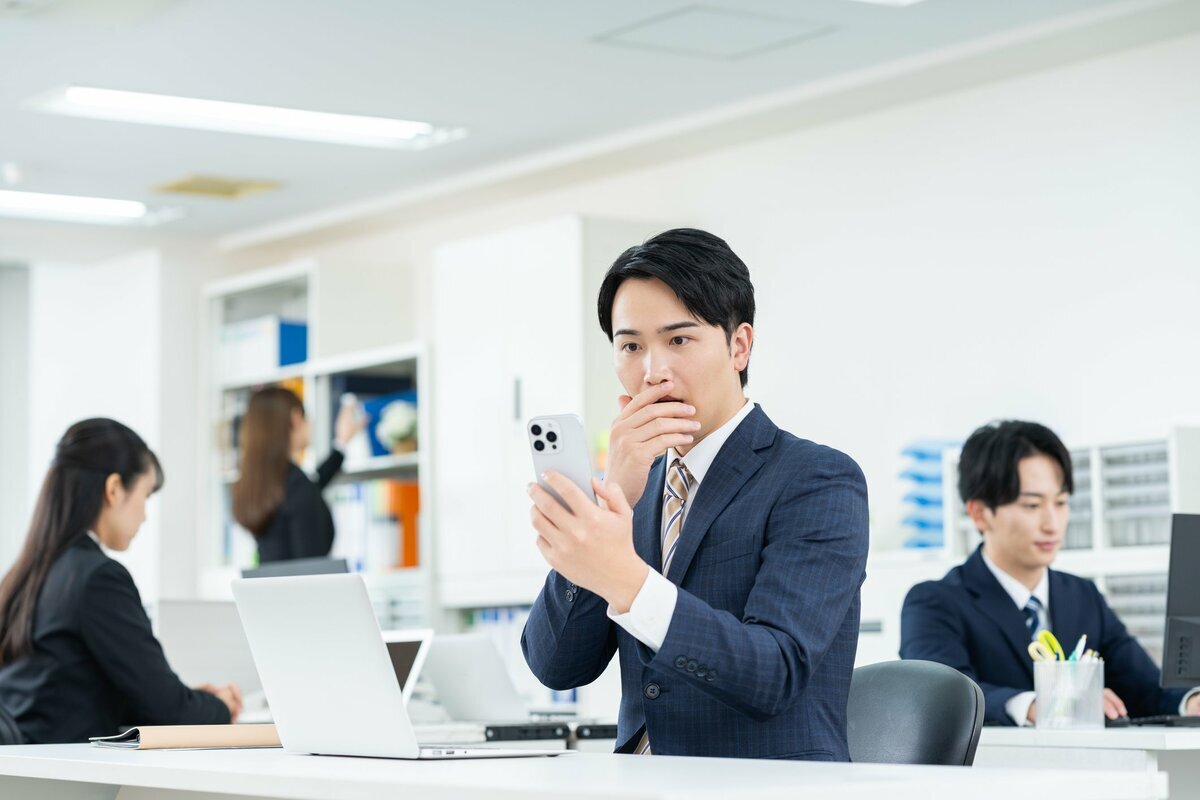 「小僧、その働きじゃ、休みに車は貸せねぇな」←なんの曲か分かる？