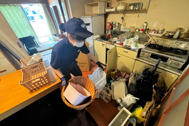 ＿＿遺品整理、料金トラブルが増加中、約半数が追加請求、「無料回収」で高額請求の事例も