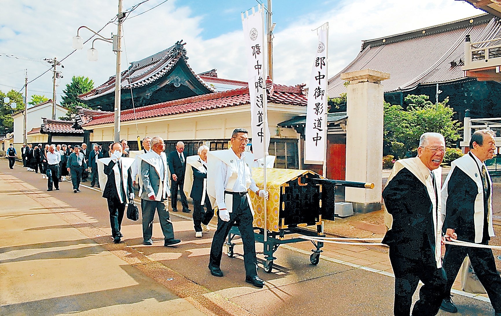 親鸞聖人って、親鸞さんは聖人なのか？